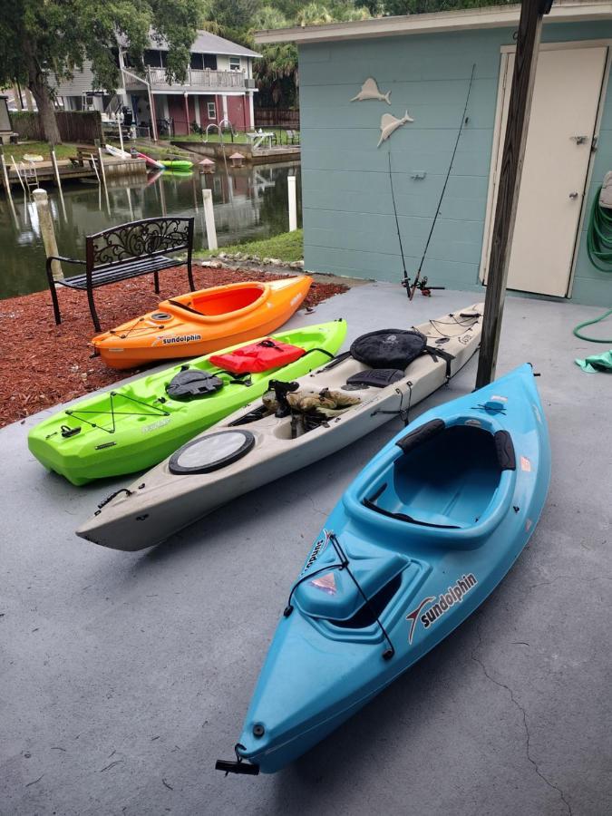 Cozy Vintage Waterfront Home With Fireplace And Kayaks Spring Hill Ngoại thất bức ảnh